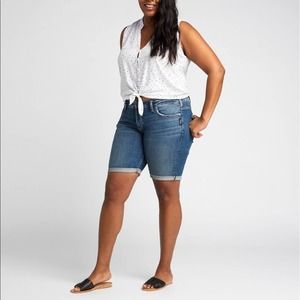NWT Silver Jeans Elyse Bermuda mid rise curvy 27